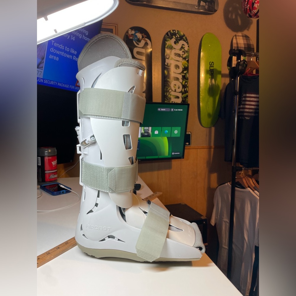 Aircast XP walker size medium